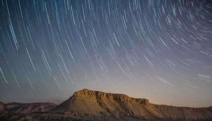 九游社区-迷你台球比赛：全民娱乐新潮流，小型台球