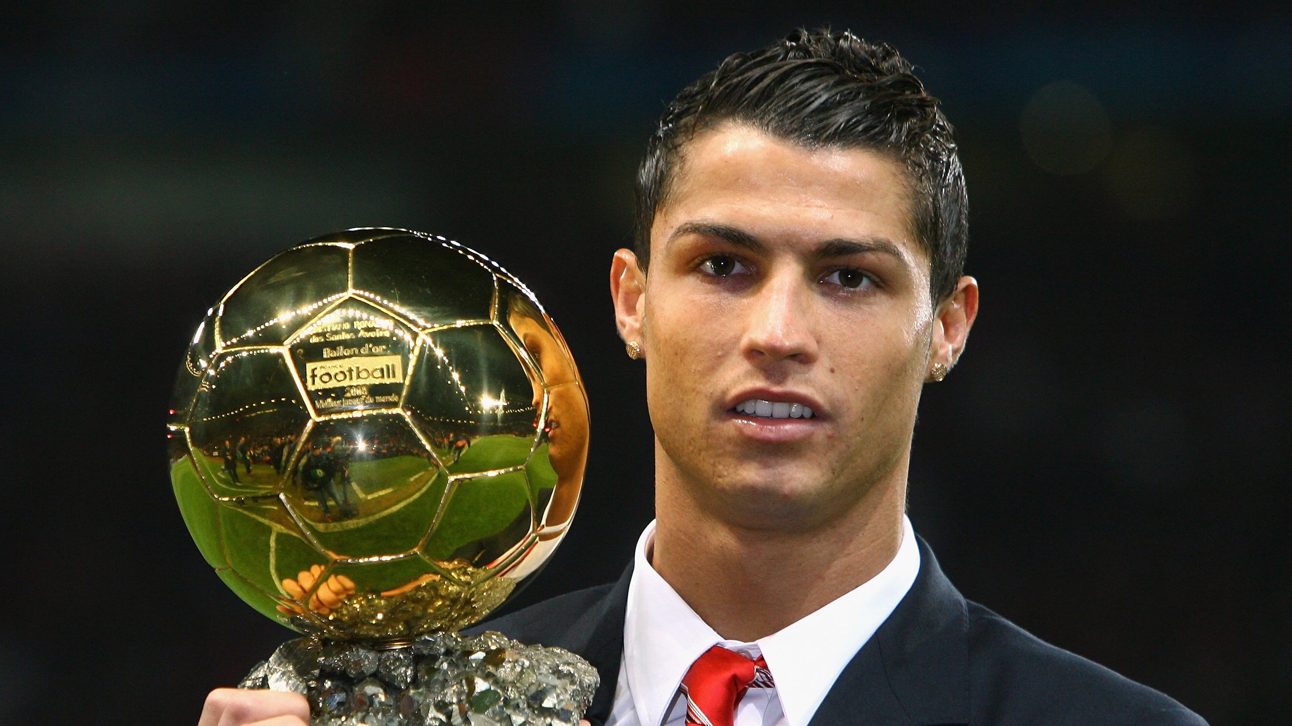 塞内加尔男足在巴黎奥运会比赛中以1-0战胜意大利,塞内加尔足球运动员